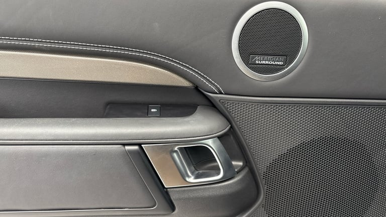 2023 Land Rover Discovery 3.0 D300 MHEV Metropolitan Edition SUV 5dr Diesel Auto 4WD Euro 6 (s/s)...