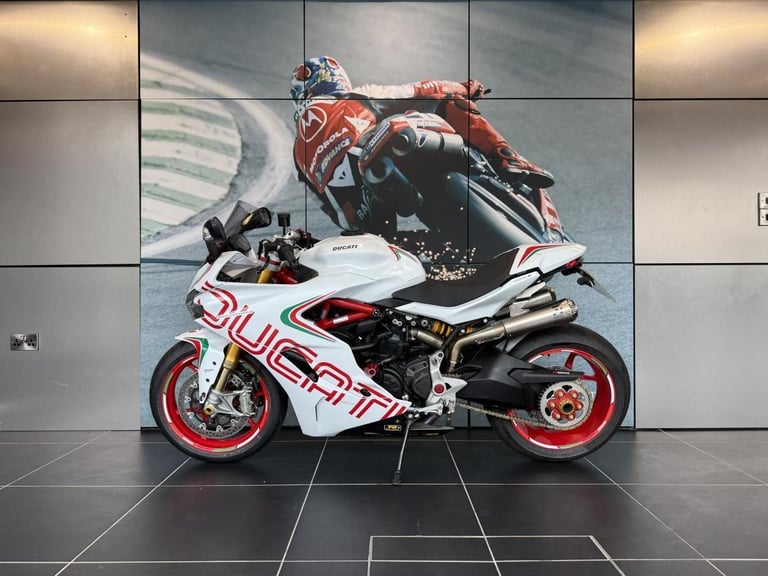 2021 Ducati Supersport S – 5,402 Miles