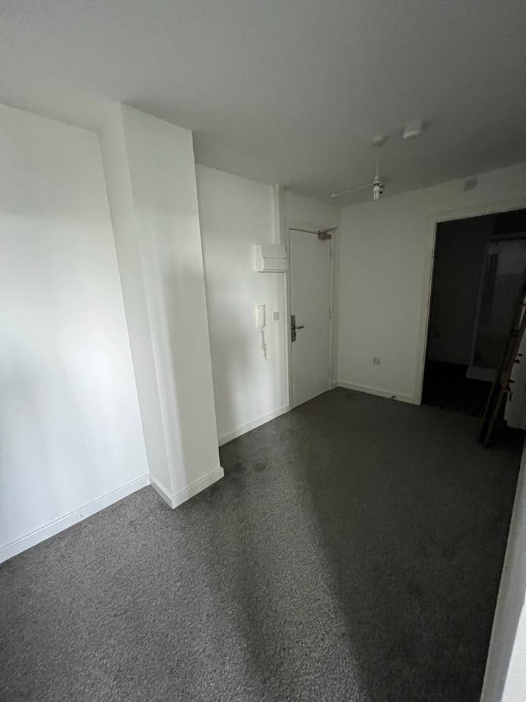 1 Bedroom apartment to rent in Bradford city centre - available from September 