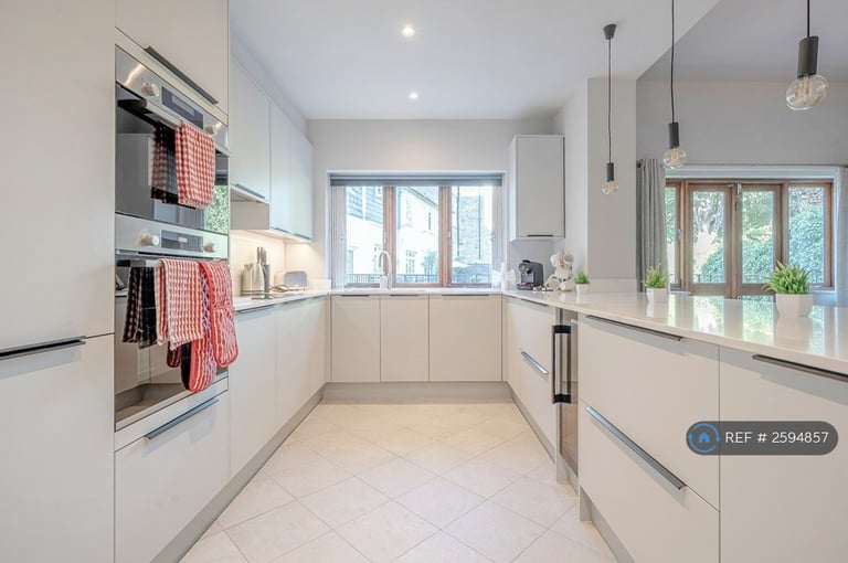4 bedroom house in Warwick Gardens, London, W14 (4 bed) (#2594857)