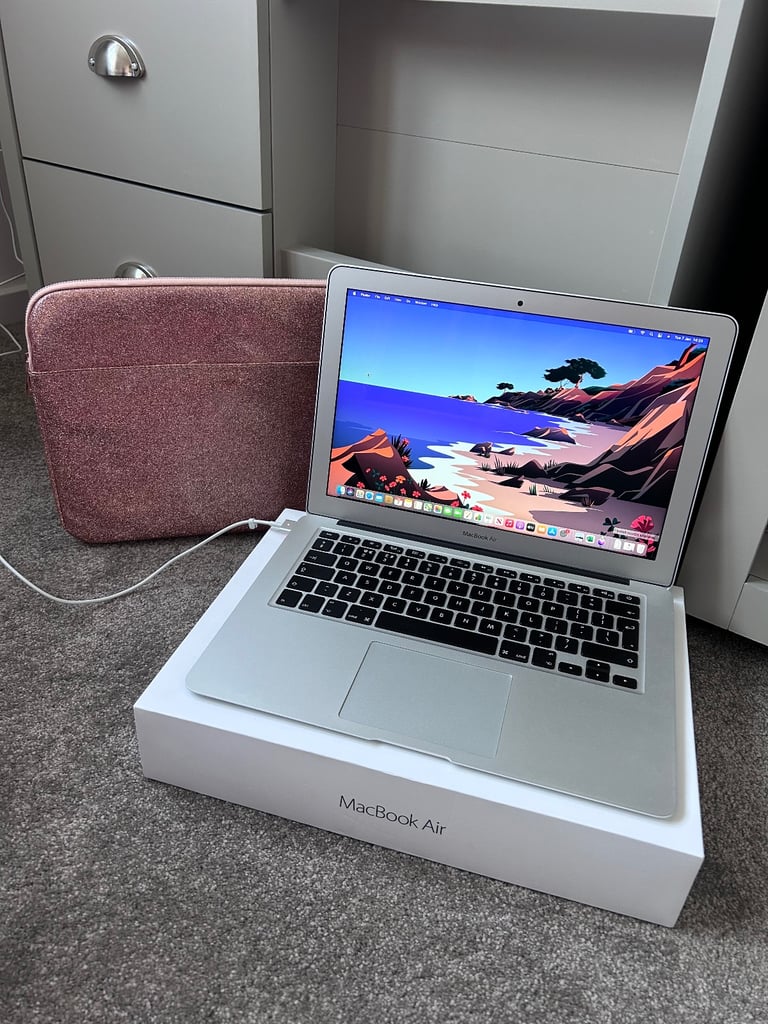 Apple MacBook Air 13-inch (2017)