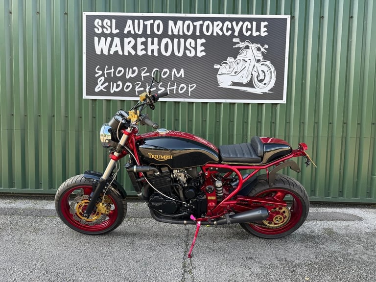 Triumph Daytona 900 CRK Custom Show Bike built by JWA Motorcyles Cafe Racer Kit