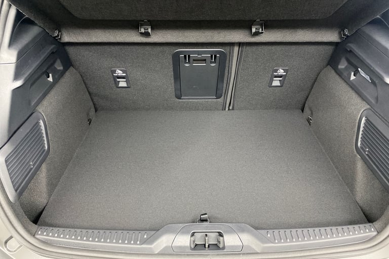 2025 Ford Focus 744494 Hatchback Petrol Manual