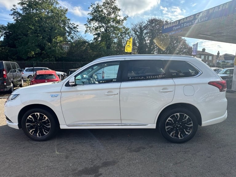 2016 Mitsubishi Outlander 2.0h 12kWh GX4hs SUV 5dr Petrol Plug-in Hybrid CVT 4WD Euro 6 (s/s) (20...