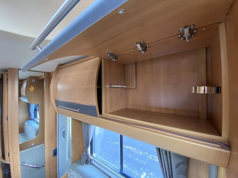 2011 AUTO-TRAIL FRONTIER MOHAWK LUXURY MOTORHOME