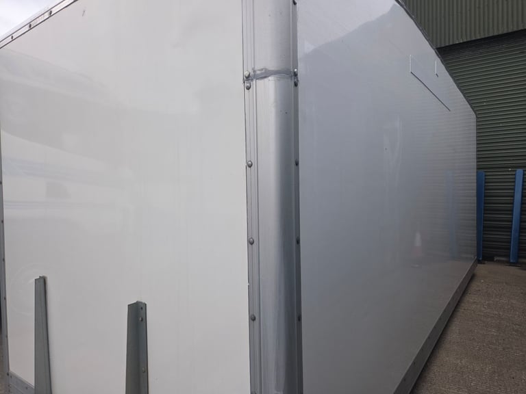 Container / body