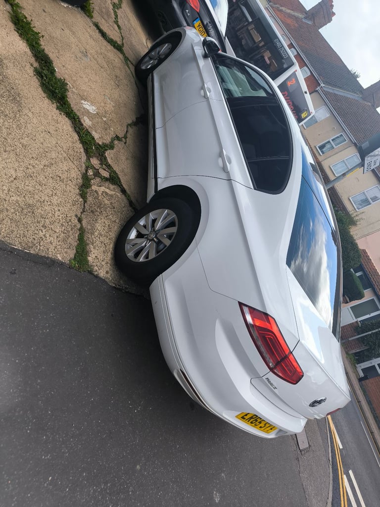 Volkswagen, PASSAT, Saloon, 2015, Semi-Auto, 1598 (cc), 4 doors