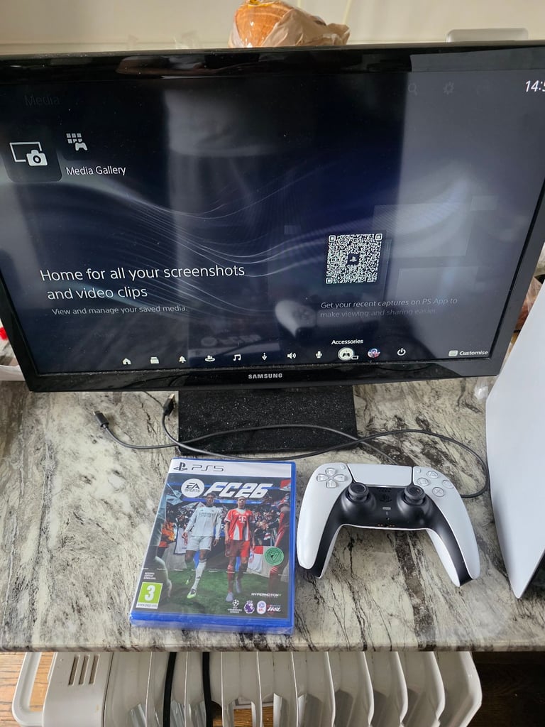 Ps5 Disc Edition 825gb plus fifa 26