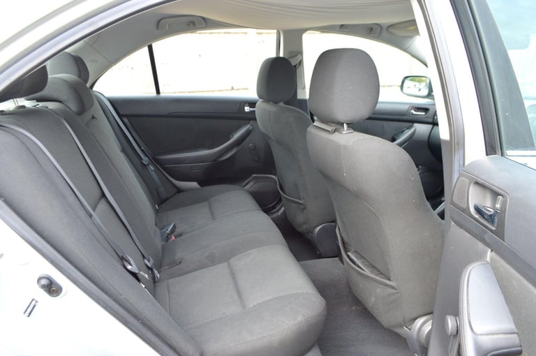 Toyota Avensis 1.8 VVT-i T3-S 5dr Petrol Manual - Image 10