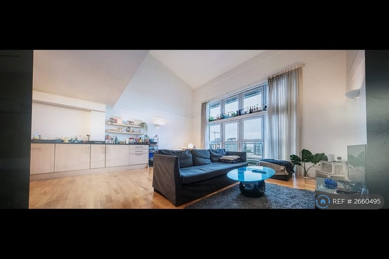 2 bedroom flat in The Vista Building, London, SE18 (2 bed) (#2660495)