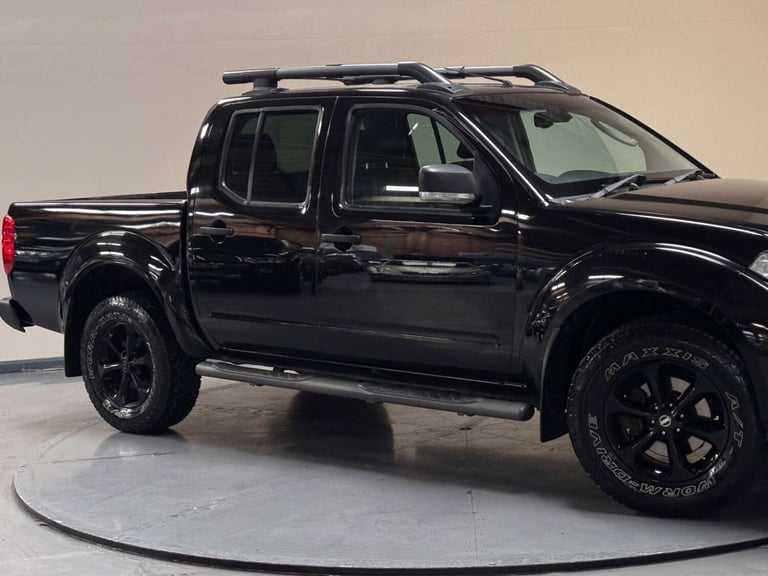 2011 Nissan Navara Double Cab Pick Up Tekna 2.5dCi 190 4WD PICK UP DIESEL Manual