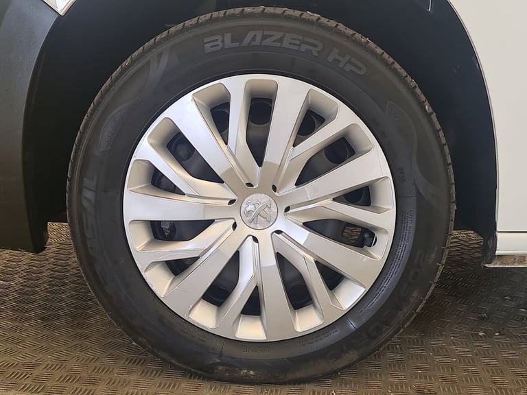 PEUGEOT PARTNER 1.5 BLUEHDI 1000 PROFESSIONAL PREMIUM P/V 100 BHP SWB