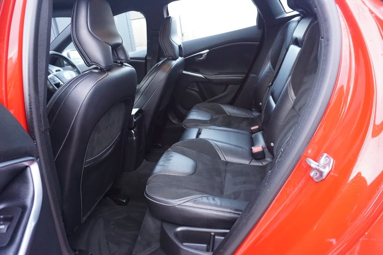 2015 Volvo V40 D2 [120] R DESIGN *IMMACULATE CONDITION £20 ROAD TAX* HATCHBACK Diesel Manual