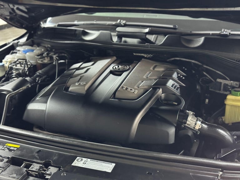 2015 Volkswagen Touareg 3.0 TDI V6 BlueMotion Tech R-Line Tiptronic 4WD Euro 6 (s/s) 5dr ESTATE D...