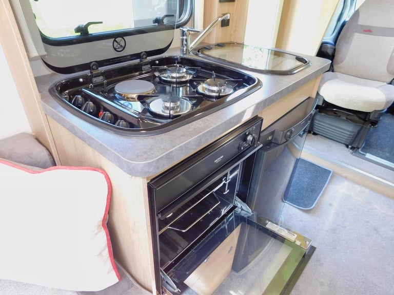 Elddis Majestic 120 Peugeot 2.2 Hdi Euro 6. LUXURY 2 Berth RL Motorhome for Sale