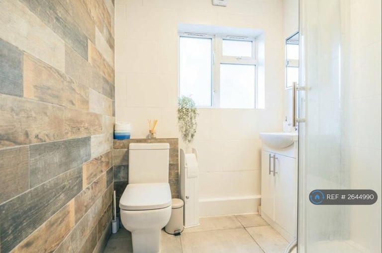 2 bedroom flat in Dorval Manor, Southampton, SO15 (2 bed) (#2644990)