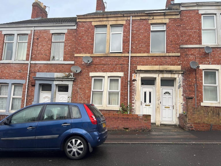 3 BED UPPER FLAT AVAILABLE TO RENT ON NORTHBOURNE STREET IN DECKHAM