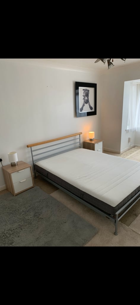 image for BEAUTIFUL AND BRIGHT, HUGE DOUBLE ROOM.