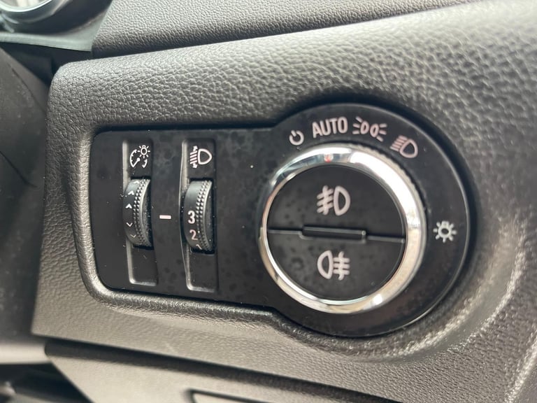 2013 Vauxhall Astra 1.4T SRi Euro 5 (s/s) 3dr Petrol