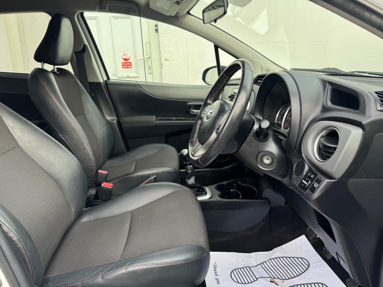 2012 Toyota Yaris 1.33 VVT-i Trend 5dr HATCHBACK PETROL Manual
