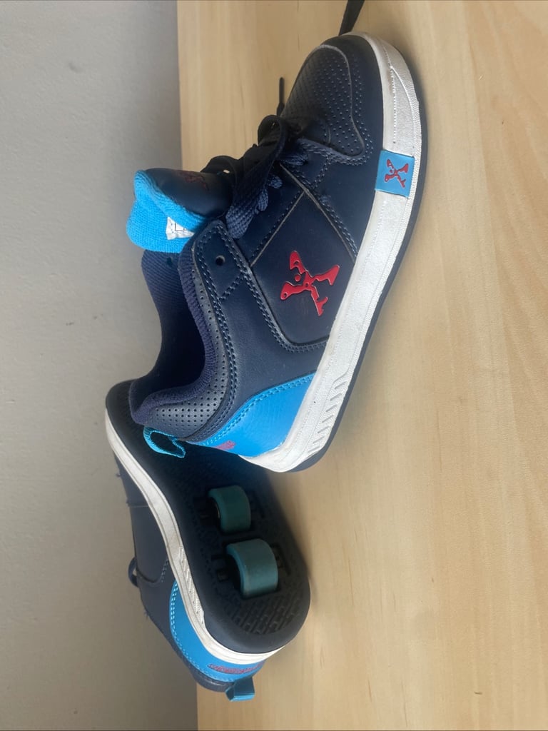 Children’s Heelys  sidewalk sport  Size 13.  