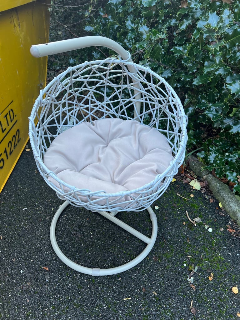 Pet egg chair 