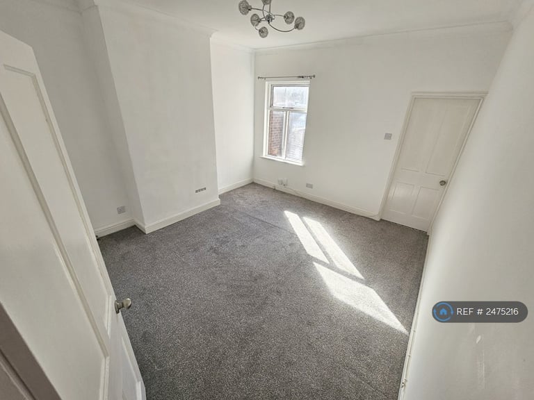 2 bedroom house in Saturn Road, Stoke-On-Trent, ST6 (2 bed) (#2475216)