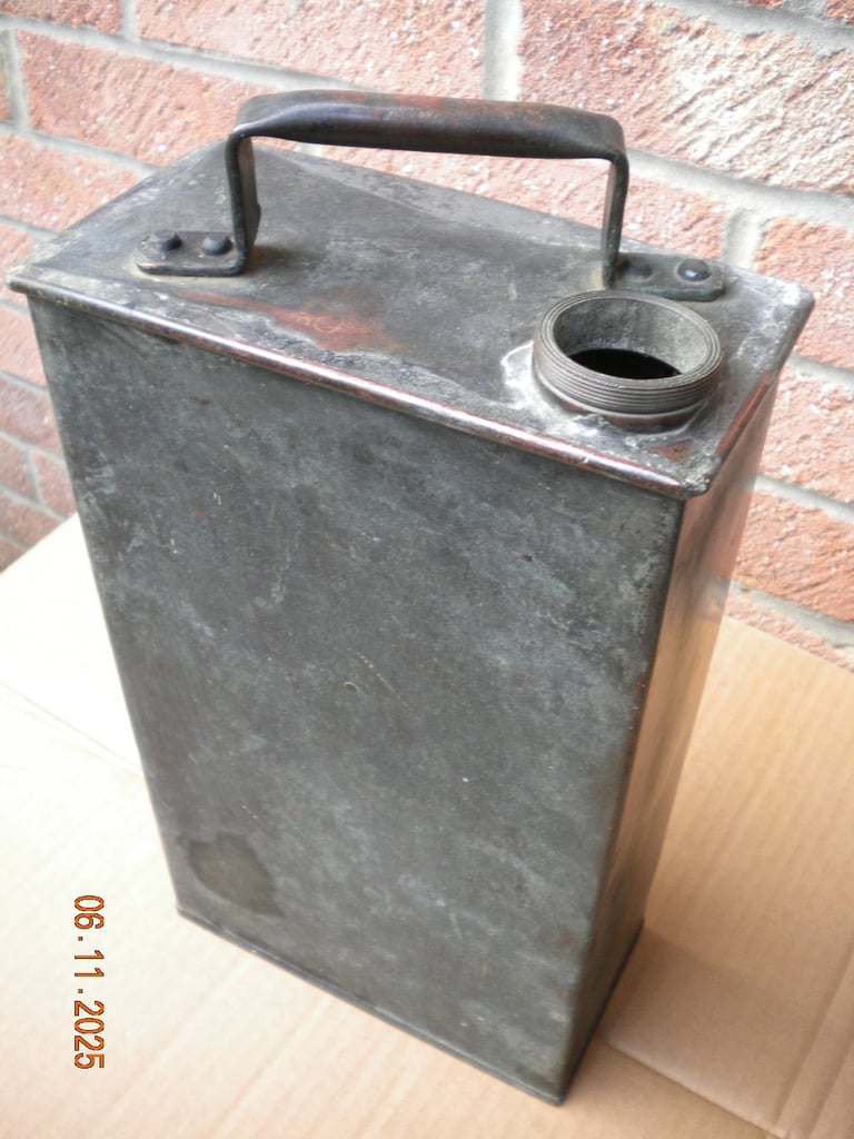 image for VINTAGE ONE GALLON CAN