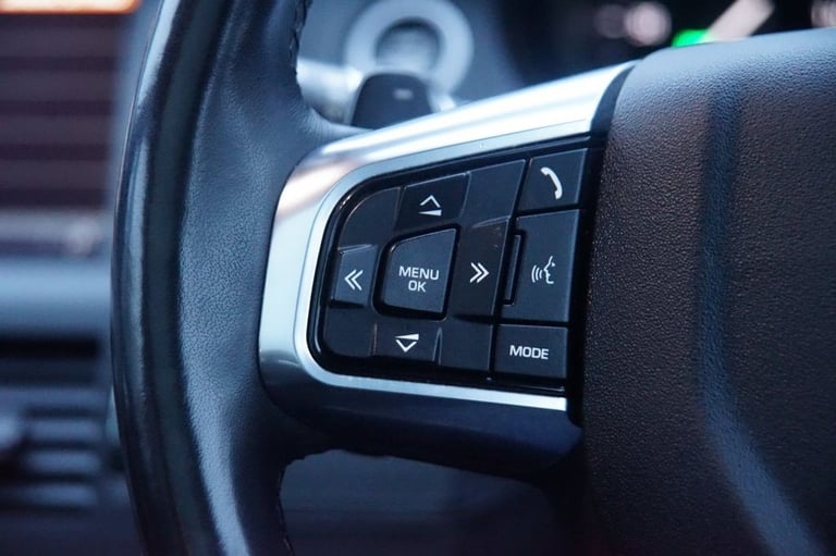 2019 Land Rover Discovery Sport 2.0 TD4 Landmark SUV 5dr Diesel Auto 4WD Euro 6 (s/s) (180 ps) ES...