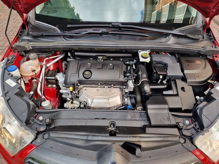 Citroen, C4, Hatchback, 2015, Manual, 1598 (cc), 5 doors