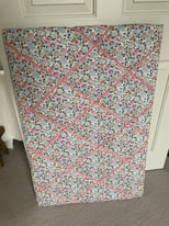 Padded pin board - free to collect 