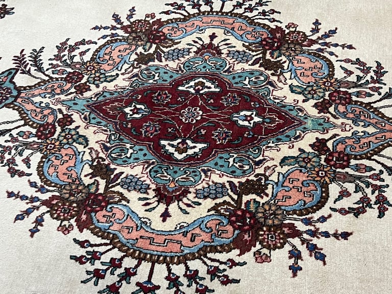 Persian handmade wool rug 300x415cm