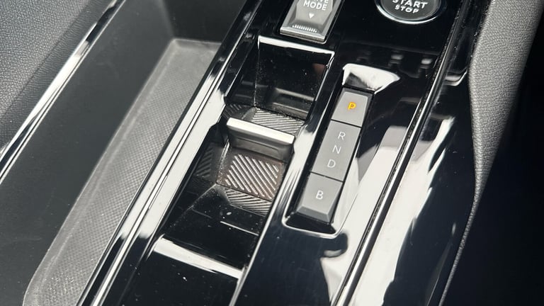 2024 Peugeot 3008 1.6 13.2kWh Allure Premium + SUV 5dr Petrol Plug-in Hybrid e-EAT Euro 6 (s/ SUV...