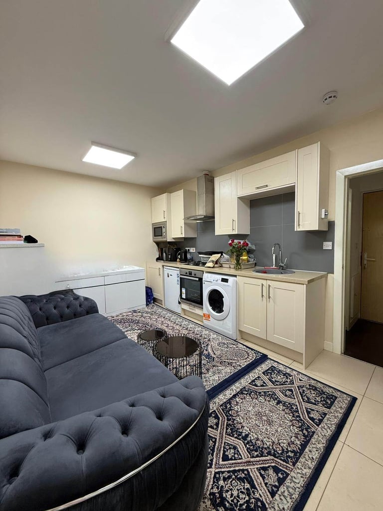 One Bed Flat Available ASAP-Didsbury-M20