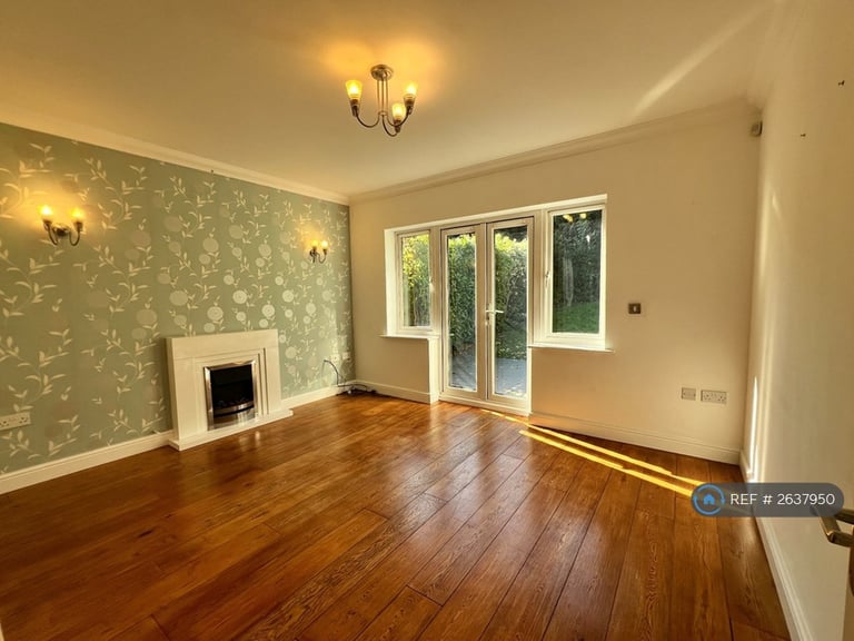4 bedroom house in Friern Close, Cheshunt, Waltham Cross, EN7 (4 bed) (#2637950)