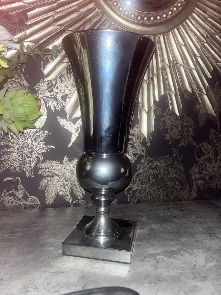 image for Large urn vase 