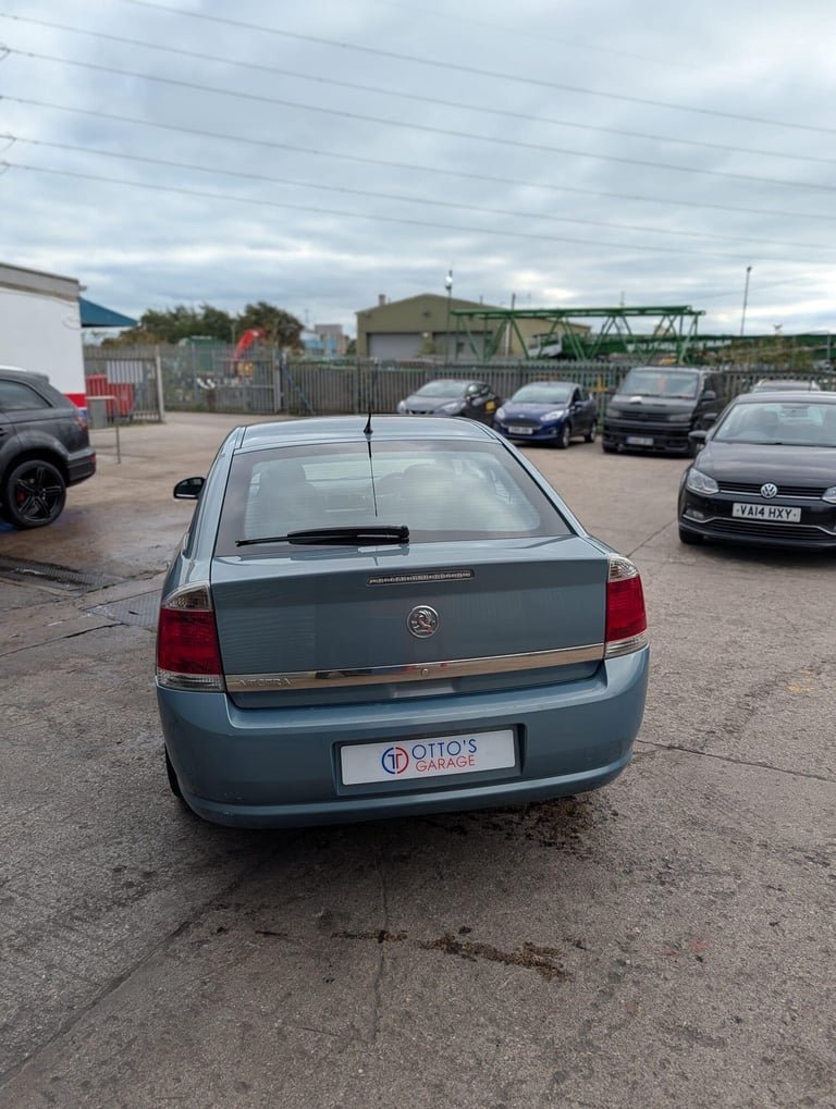 2006 Vauxhall Vectra 1.8i VVT Exclusiv 5dr HATCHBACK PETROL Manual