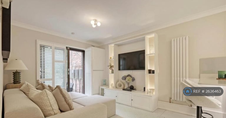 1 bedroom flat in Theydon Gate, Theydon Bois, CM16 (1 bed) (#2636463)