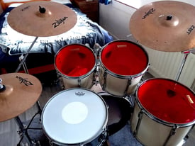 Pearl Export Series with Cymbals and Stands. 