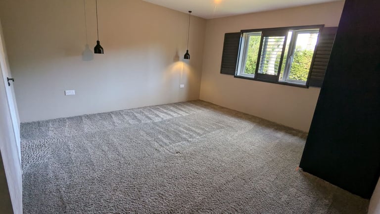 image for Quality grey thick pile carpet with underlay, 4.1m x 4.2m, plus extra
