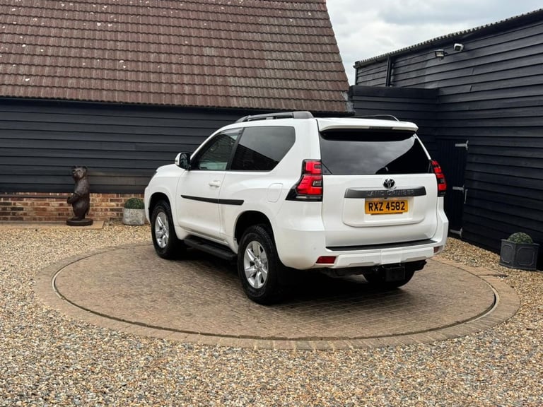 2022 Toyota Land Cruiser 2.8D Active SUV 3dr Diesel Auto 4WD Euro 6 (s/s) (204 ps) ESTATE Diesel ...