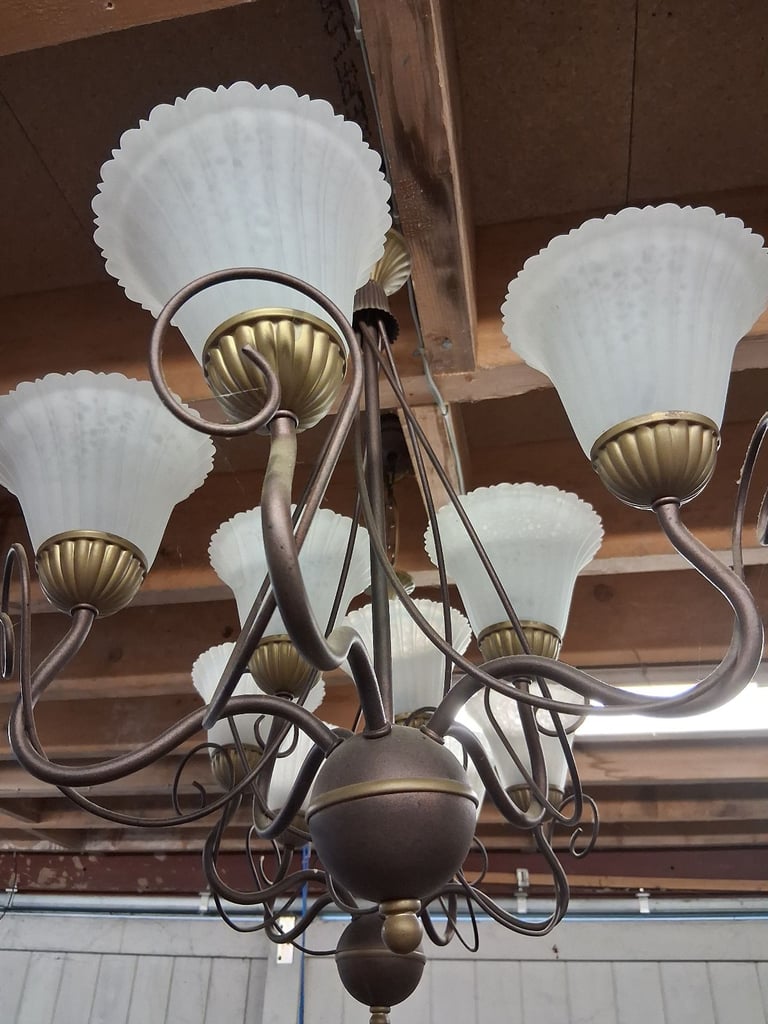 Ceiling lights and wall lights 