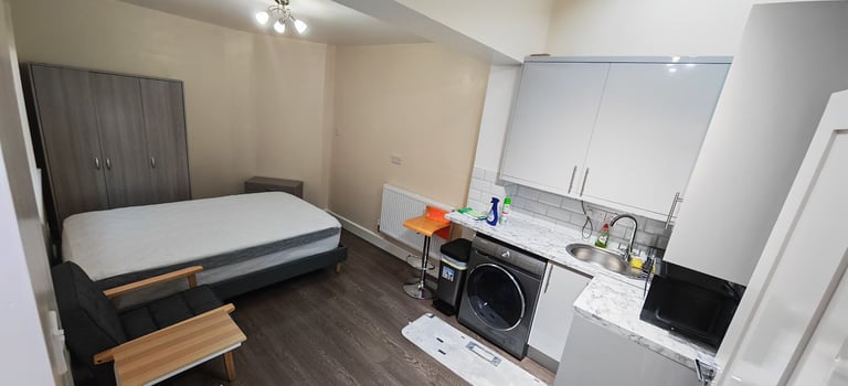 Luxury Furnished Ground Floor Studio Flat - Bills Included