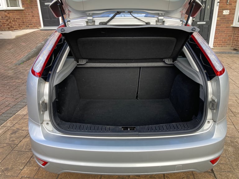 Ford, FOCUS, Hatchback, 2010, Manual, 1596 (cc), 5 doors