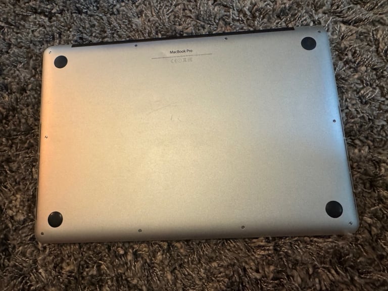 Apple MacBook Pro A1398 15" i7  16GB RAM 256GB SSD Excellent Condition 