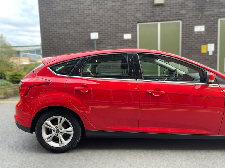 2014 Ford Focus 1.0 125 EcoBoost Zetec 5dr HATCHBACK Petrol Manual