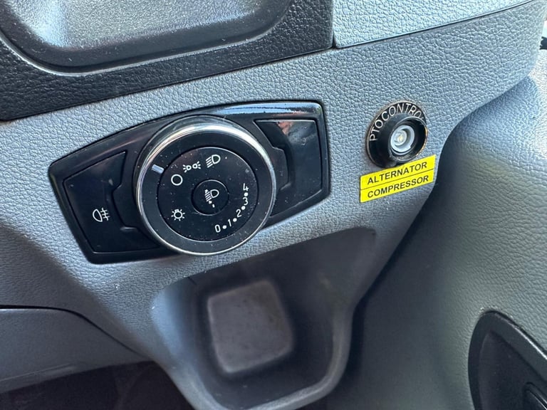 2017 Ford Transit 2.0 350 EcoBlue RWD L2 H3 Euro 6 5dr PANEL VAN Diesel Manual