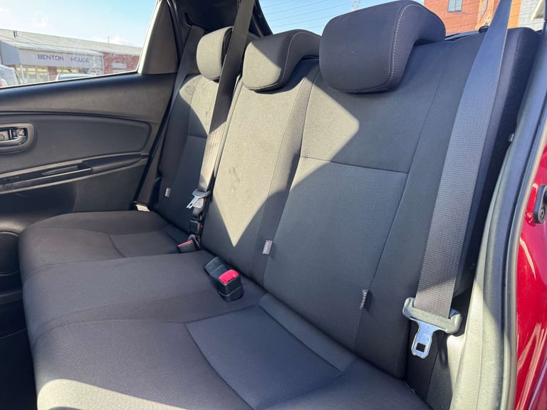 2017 Toyota Yaris 1.3 Yaris Design VVT-i 5dr - NATIONAL DELIVERY* Hatchback Petrol Manual