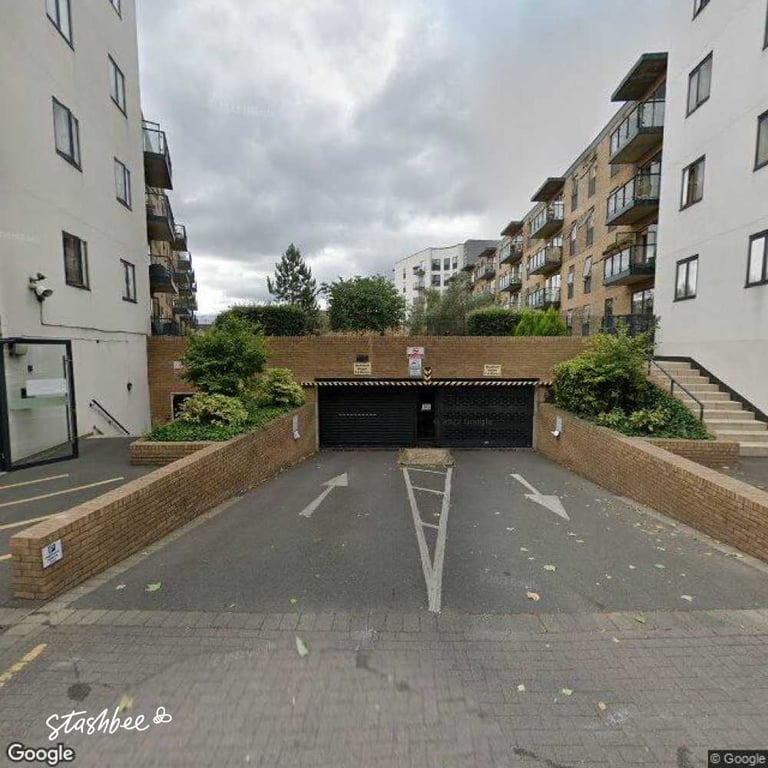 Parking Space available to rent in London (SW19)