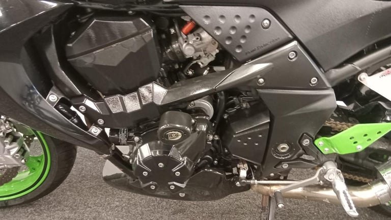 KAWASAKI Z1000 ** TWIN BEOWOLF EXHAUSTS - TAIL TIDY - 12 MONTH MOT **